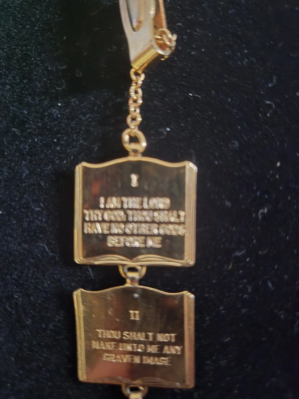 N/A gold tone